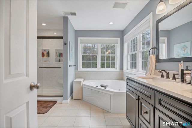 7 Harvest Glen, East Lyme, CT 06333