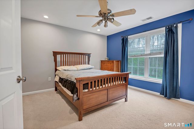 7 Harvest Glen, East Lyme, CT 06333