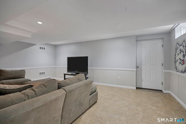 7 Harvest Glen, East Lyme, CT 06333
