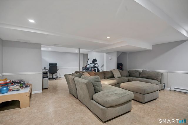 7 Harvest Glen, East Lyme, CT 06333