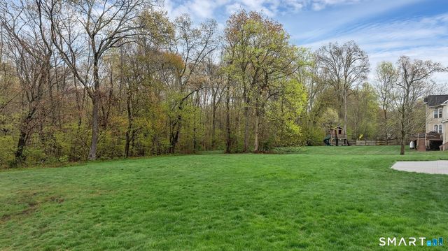 7 Harvest Glen, East Lyme, CT 06333