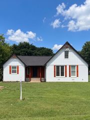 700 Meade Dr, Spring Hill, TN 37174