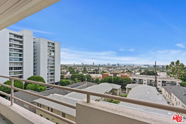 1131 Alta Loma Road 305, West Hollywood, CA 90069