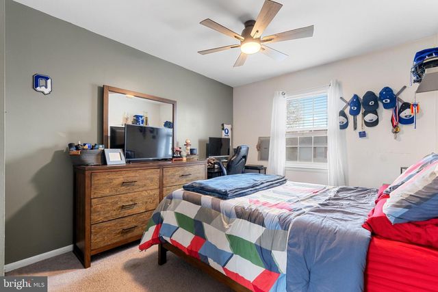 92 LAUREL CT, Quakertown, PA 18951