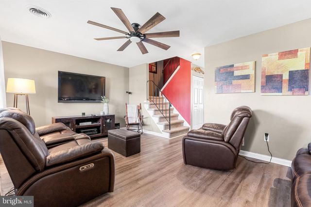 92 LAUREL CT, Quakertown, PA 18951