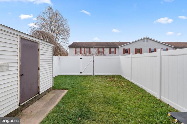 92 LAUREL CT, Quakertown, PA 18951