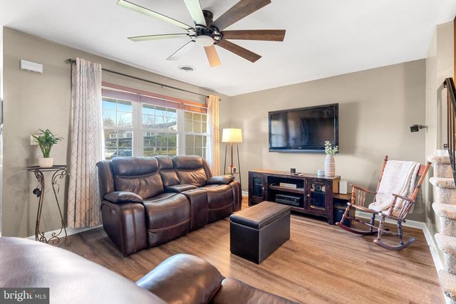 92 LAUREL CT, Quakertown, PA 18951