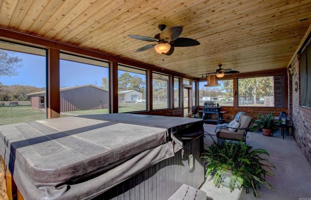 817 N Walkers Corner Road, Scott, AR 72142