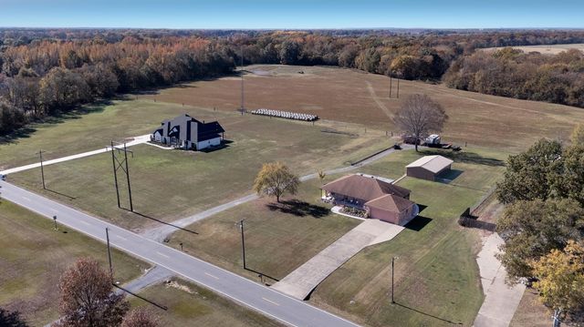 817 N Walkers Corner Road, Scott, AR 72142