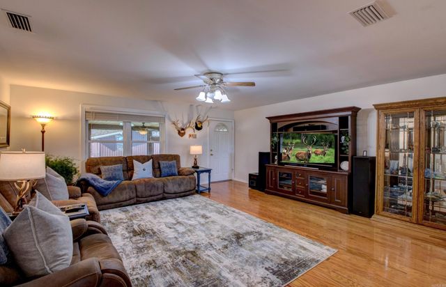 817 N Walkers Corner Road, Scott, AR 72142