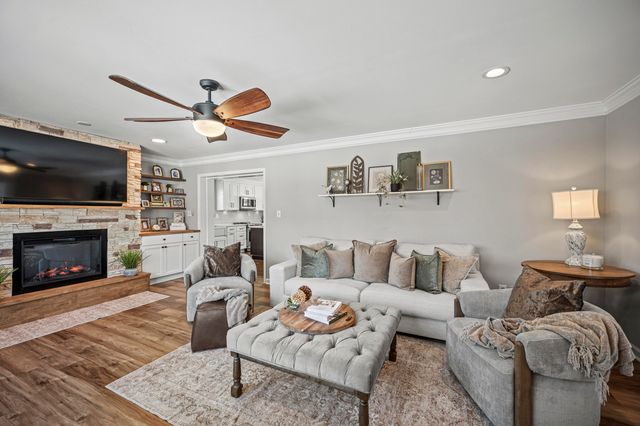 427 Springhill Drive, Lexington, KY 40503