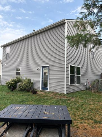 4652 Willowbrook Drive, Columbus, IN 47203