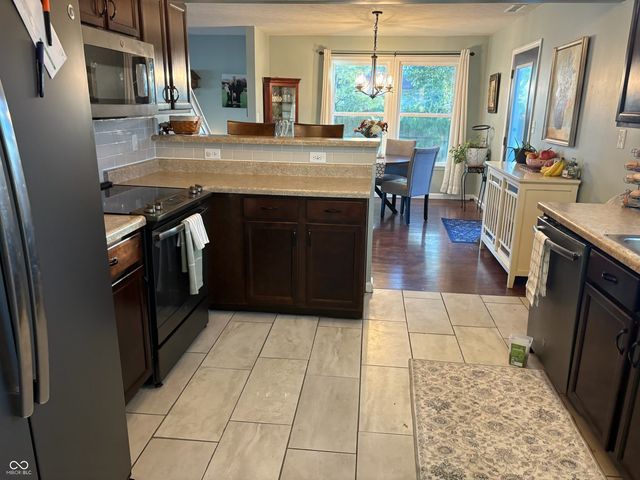 4652 Willowbrook Drive, Columbus, IN 47203