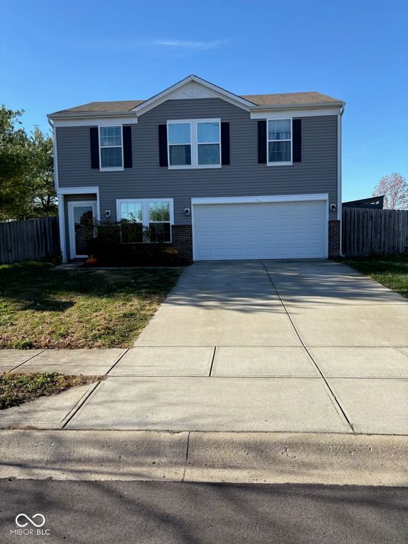 4652 Willowbrook Drive, Columbus, IN 47203