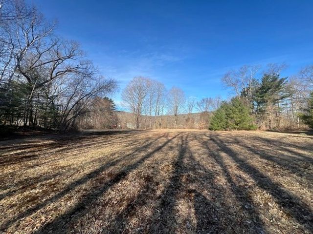 5v Red Gap Rd, Wilbraham, MA 01095