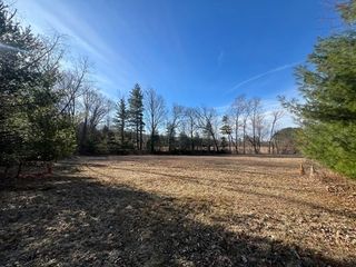 5v Red Gap Rd, Wilbraham, MA 01095