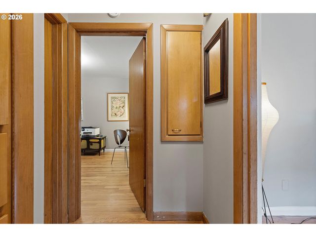 8604 N VAN HOUTEN Ave, Portland, OR 97203