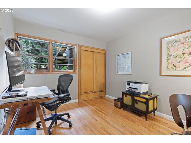 8604 N VAN HOUTEN Ave, Portland, OR 97203