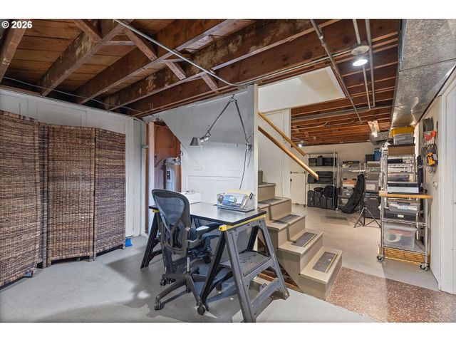 8604 N VAN HOUTEN Ave, Portland, OR 97203