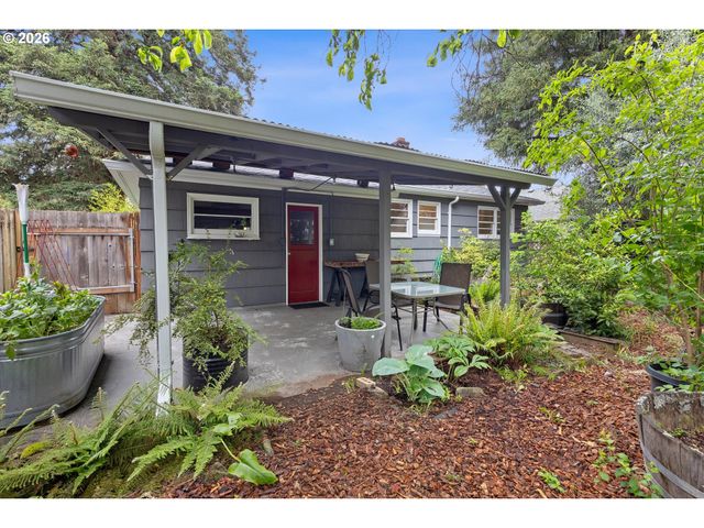 8604 N VAN HOUTEN Ave, Portland, OR 97203