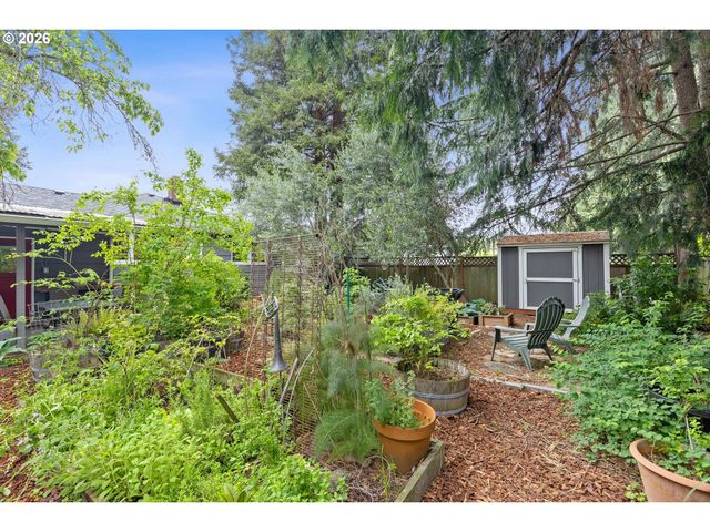 8604 N VAN HOUTEN Ave, Portland, OR 97203