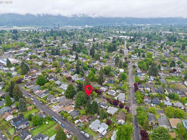 8604 N VAN HOUTEN Ave, Portland, OR 97203