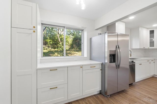 38 Handel Lane, Greenhills, OH 45218