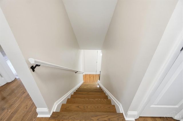 38 Handel Lane, Greenhills, OH 45218