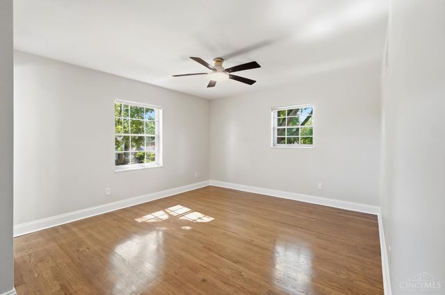 38 Handel Lane, Greenhills, OH 45218