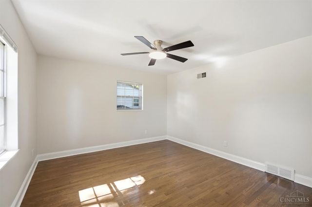 38 Handel Lane, Greenhills, OH 45218
