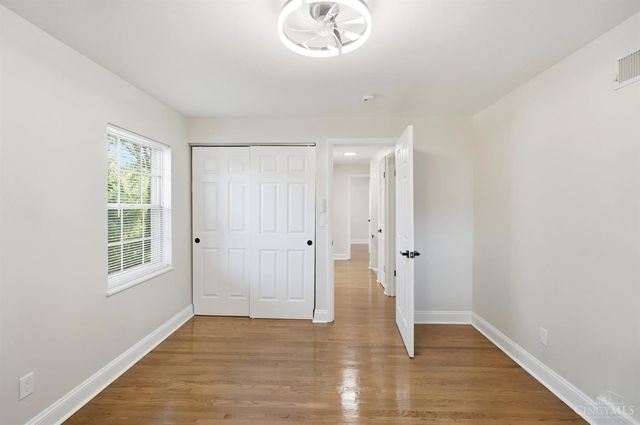 38 Handel Lane, Greenhills, OH 45218