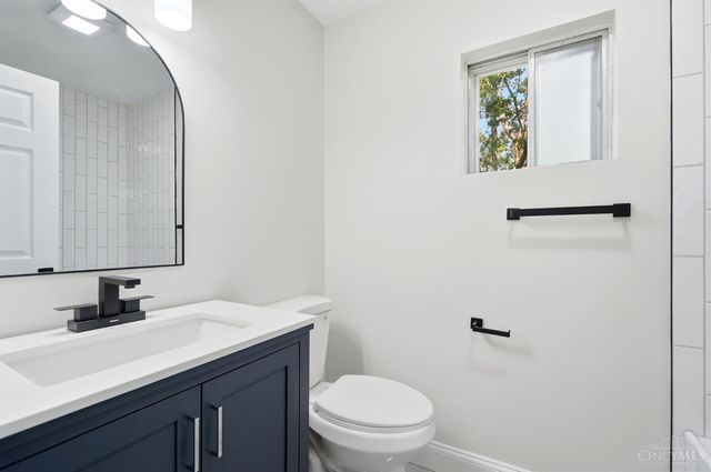 38 Handel Lane, Greenhills, OH 45218