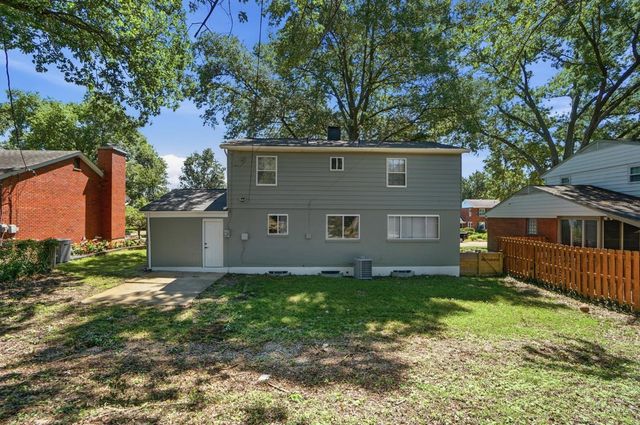 38 Handel Lane, Greenhills, OH 45218