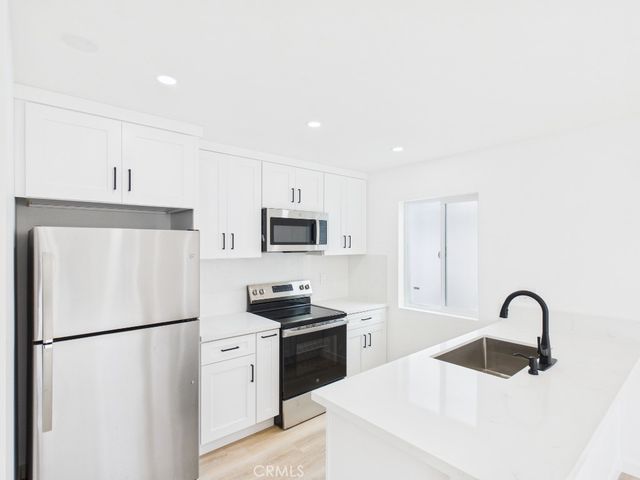 748 Newport Avenue 5, Long Beach, CA 90804