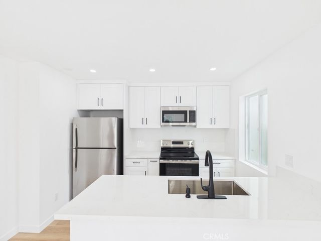 748 Newport Avenue 5, Long Beach, CA 90804