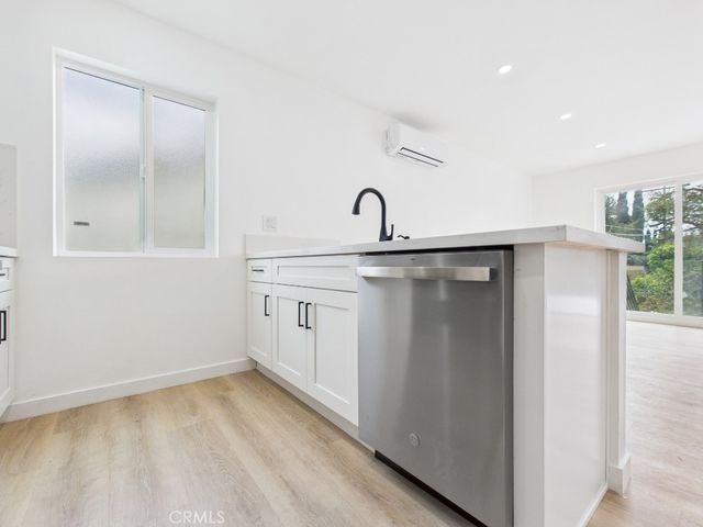 748 Newport Avenue 5, Long Beach, CA 90804