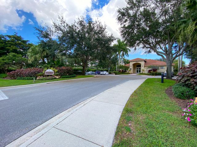 6519 LUCAYA Avenue, Boynton Beach, FL 33437