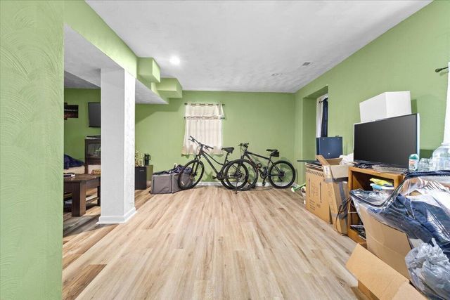 2633 Springhill DR, Roanoke, VA 24017