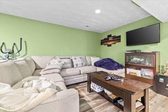 2633 Springhill DR, Roanoke, VA 24017