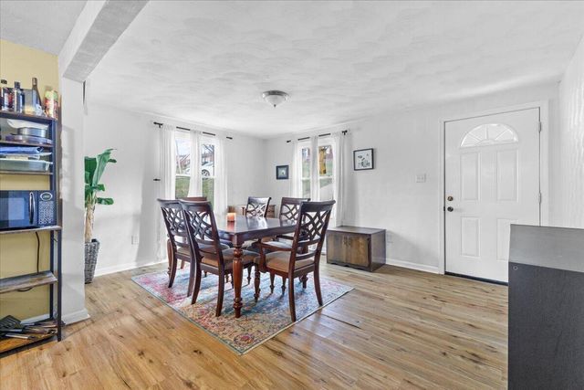 2633 Springhill DR, Roanoke, VA 24017