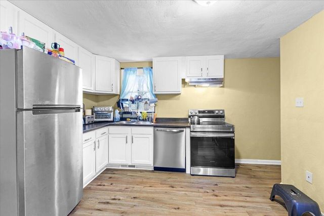 2633 Springhill DR, Roanoke, VA 24017