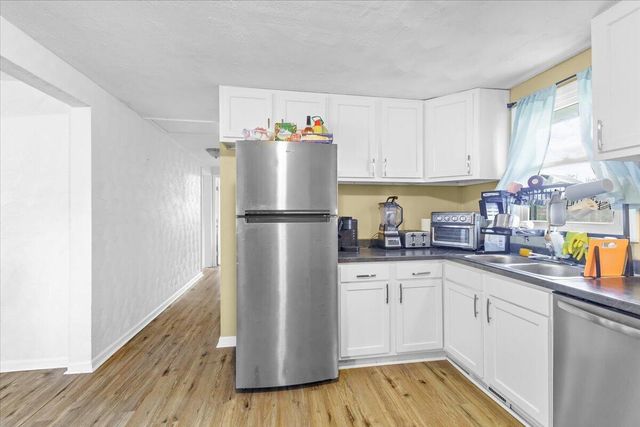 2633 Springhill DR, Roanoke, VA 24017