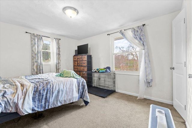 2633 Springhill DR, Roanoke, VA 24017