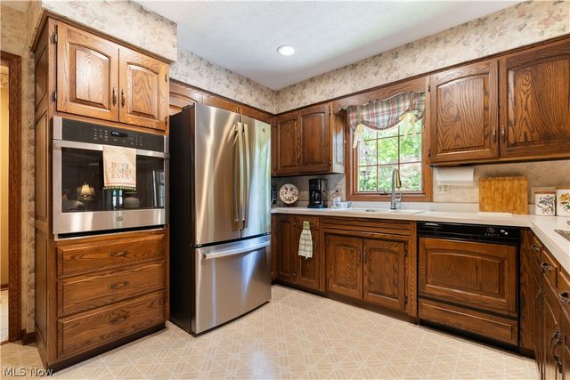 5233 Limerick Avenue NW, North Canton, OH 44720