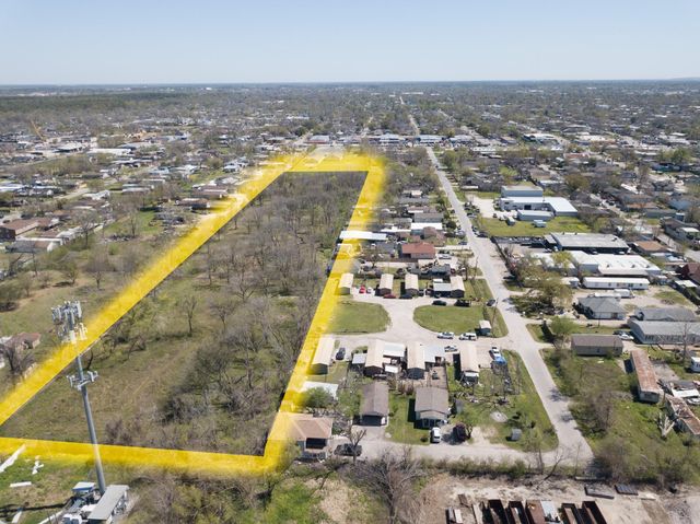 000 Sunny Drive, Houston, TX 77093
