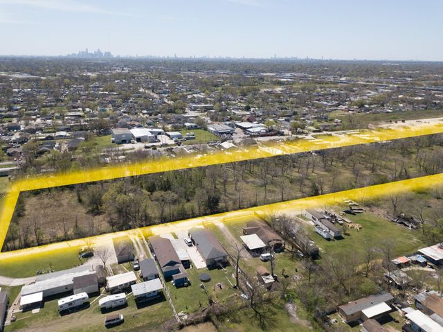 000 Sunny Drive, Houston, TX 77093