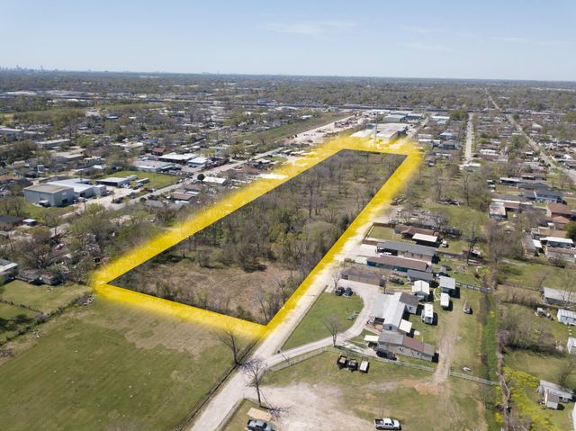 000 Sunny Drive, Houston, TX 77093