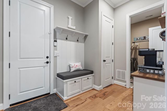 115 Hillside Cove Court, Mooresville, NC 28117