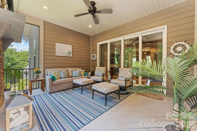 115 Hillside Cove Court, Mooresville, NC 28117