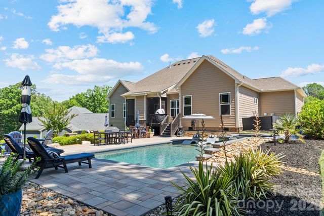 115 Hillside Cove Court, Mooresville, NC 28117